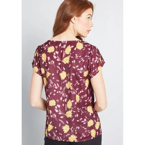 ModCloth Genuine Self Purple Short Sleeve Floral Blouse Women's Size Medium - Picture 2 of 8